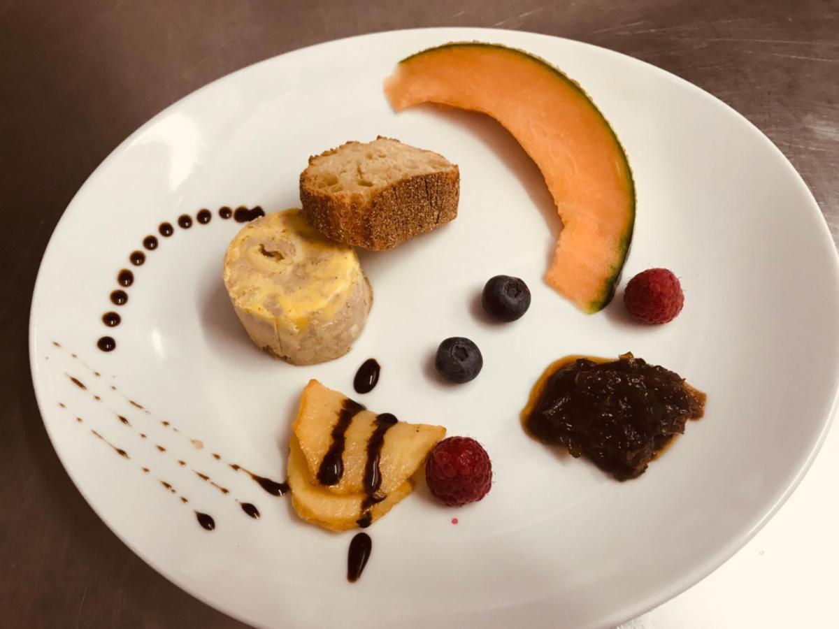 Hotel Restaurant L'Agapanthe Pont-de-Salars Экстерьер фото