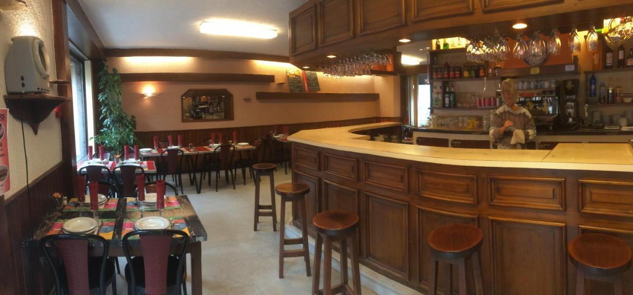 Hotel Restaurant L'Agapanthe Pont-de-Salars Экстерьер фото